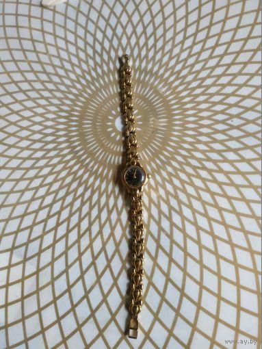 Часы наручные  с браслетом.Состояние на скане. В коллекцию,ремонт,на запчасти.