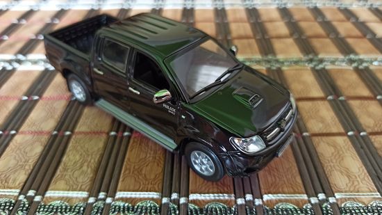 Toyota HILUX 2006 Minichamps 403166663