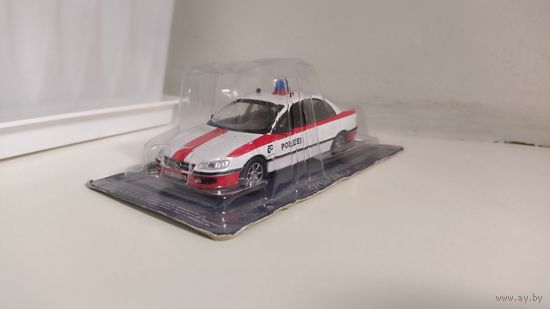 Модель Opel Omega Polizei 1:43 запакованная