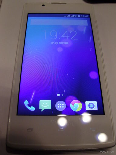 Смартфон  Fly FS401 Stratus1 dual sim RUS в рабочем состоянии