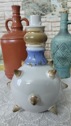 Бутылки, штофы для коллекций.