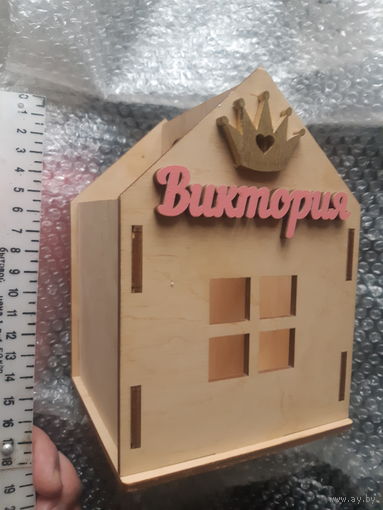 Подставка для ручек и карандашей, в виде домика, Виктория.