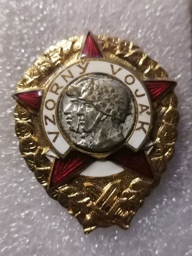 Знак ЧССР Тяжелый, эмаль белая.