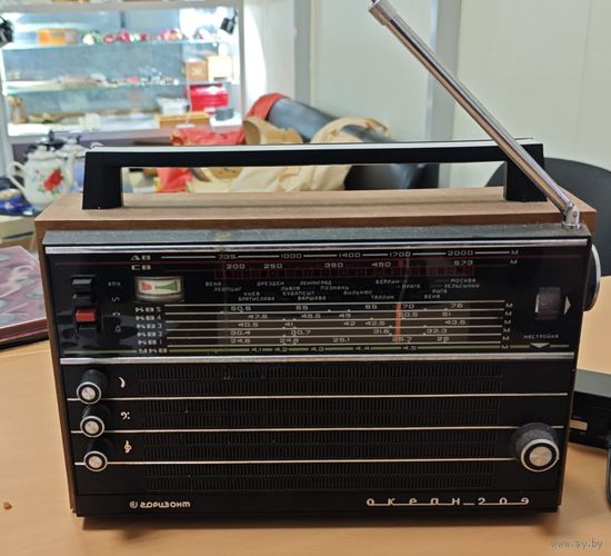 Радиоприемник, Океан 209. Хорошее состояние корпуса.