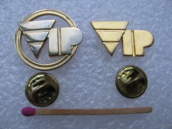 Знак. "Vip". тяжёлый, цанга. цена за 1 шт.