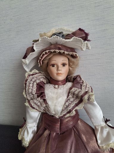 Кукла фарфоровая интерьерная