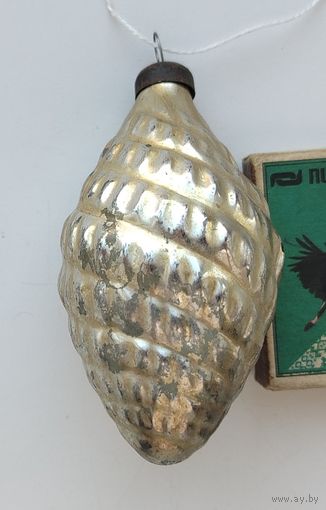 Ёлочная игрушка. Ж-18.