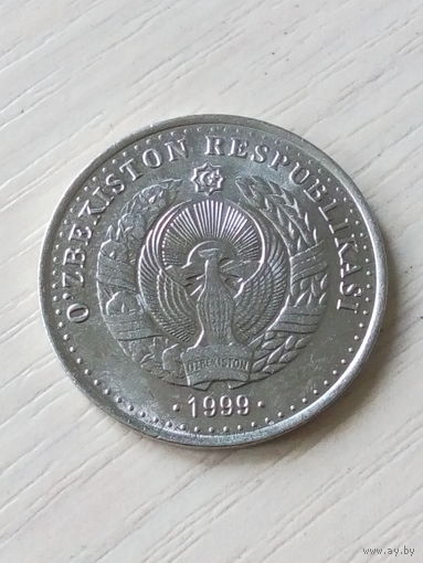 Узбекистан 25 сом 1999г.