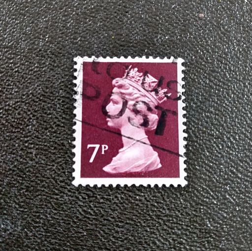 Марка Великобритания 1975 год Королева Елизавета II