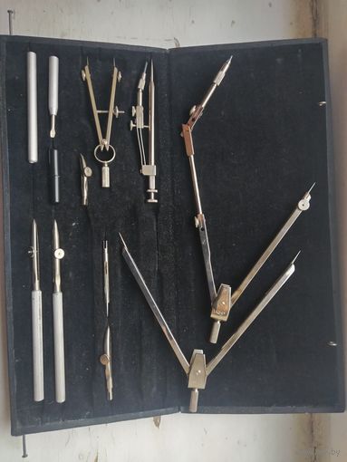 Готовальня