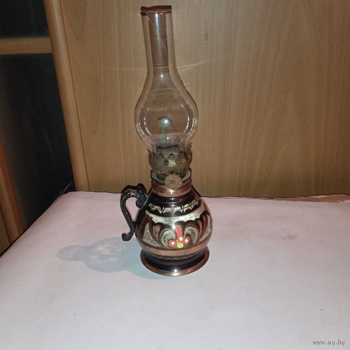 Винтажная керосиновая лампа