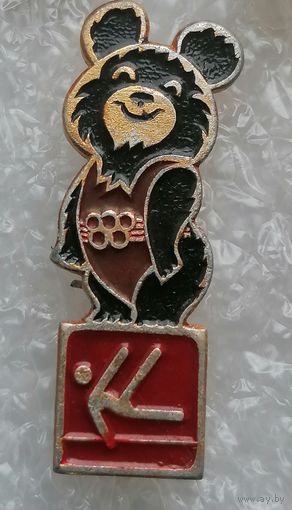Значок Олимпийский мишка, виды спорта лот 1,1