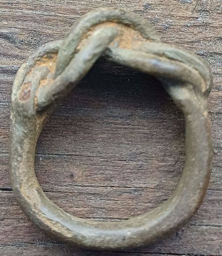 Лжевитое кольцо старинное