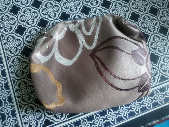 Косметичка. Состояние на скане.