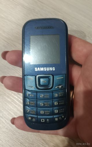 Телефоны мобильные, винтажные модели.