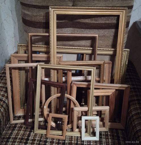 Рамки деревянные , б/у, одним лотом.