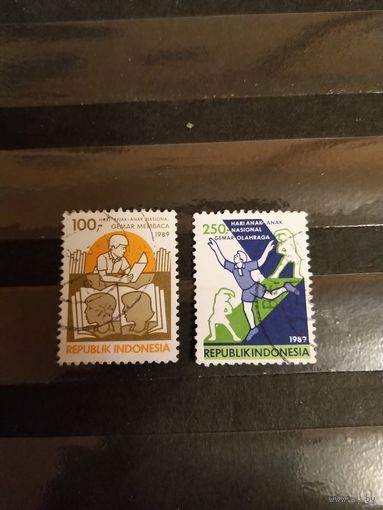 1989 Индонезия национальный день детей полная серия Мих 1303,1304 (3-9)