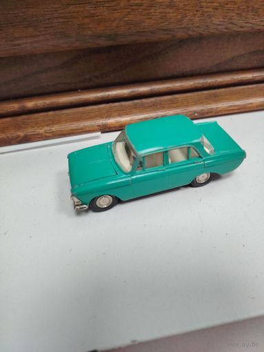 Коллекционная модель советского автомобиля Москвич-412.  Масштаб модели: 1:43