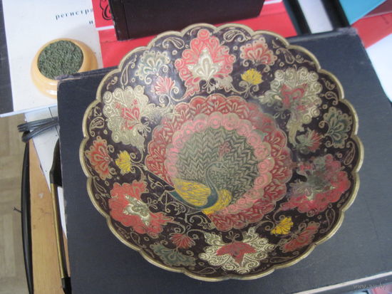 Ваза, конфетница латунная с эмалями.