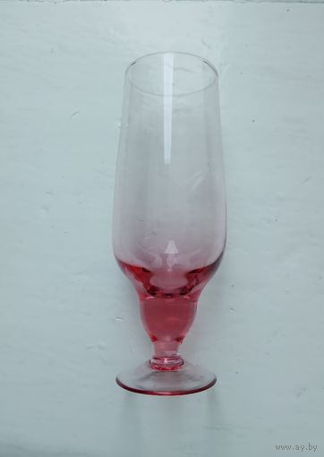 СССР: фужер из розового (марганцевого) стекла, стеклозавод "Неман", 1960–1980-е