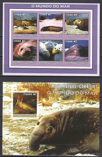 Мир моря. Морские котики. Мозамбик. 2002. 1 малый лист и 1 блок. Michel N 2566-2721, бл168-192 (26,0 е).
