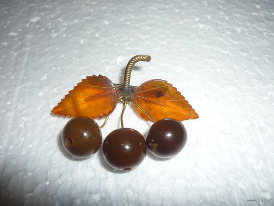 Редкая Янтарная Брошь. СССР. Вишни Без МЦ!