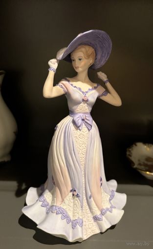 Статуэтка Дама в сиреневом Англия Coalport винтаж