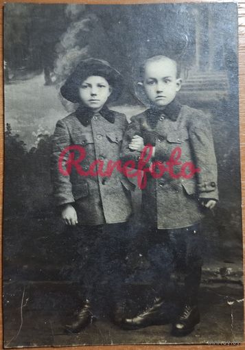 1910-е Два брата студийное фото типаже ретро