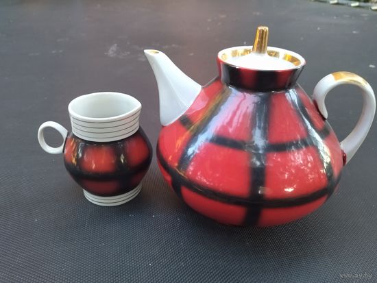 Чайник и сливочник