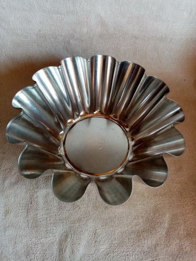 Большая форма для выпечки кекса, кулича, пасхи. жесть