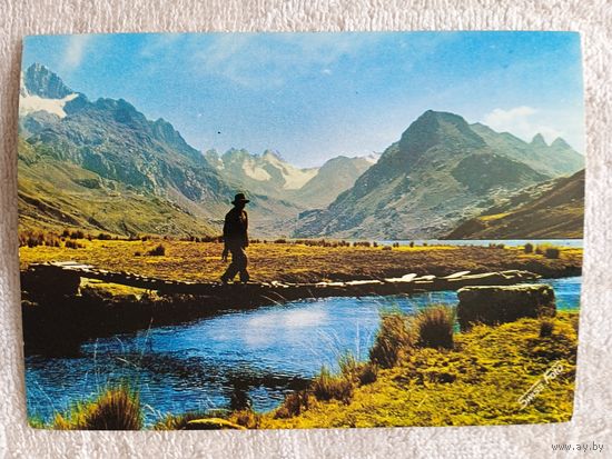 Перу, департамент Анкаш. Озеро Керокоча по дороге в Чавин