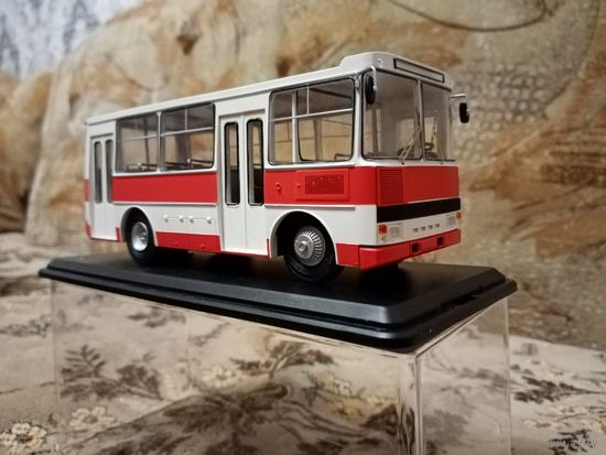 Автобус ПаЗ-3203.