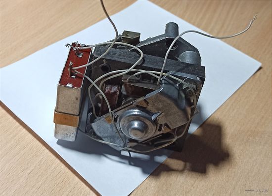 Электродвигатель к электрофону Юность 301