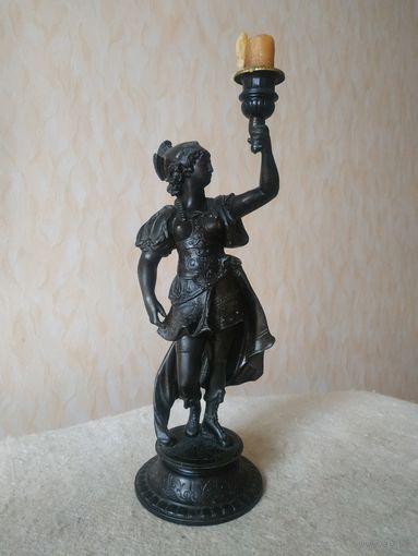 Большая красивая статуэтка-подсвечник. Франция, конец 19 начало 20 века.