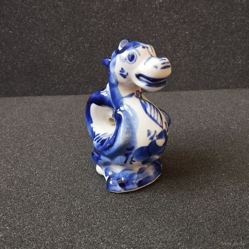Статуэтка фарфоровая Дракон в галстуке, Гжель