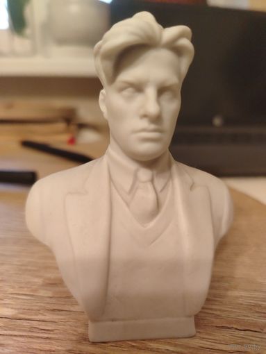 Мояковский В. В. Фарфор бисквит ЛФЗ. СССР