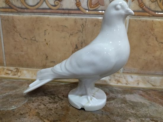 Статуэтка голубь