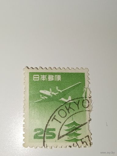 Япония 1953 год Пятиярусная пагода (вероятно, храма Сэнсо-дзи в Токио) и летящий самолет.