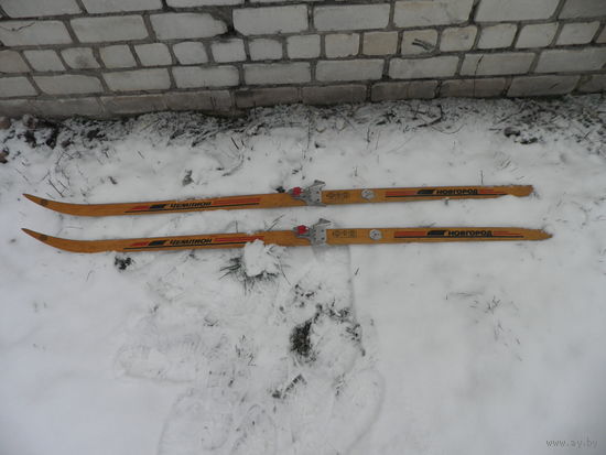 Ретро-лыжи Чемпион Новгород,для интерьера и не только времён СССР 70-80-е г.С рубля.