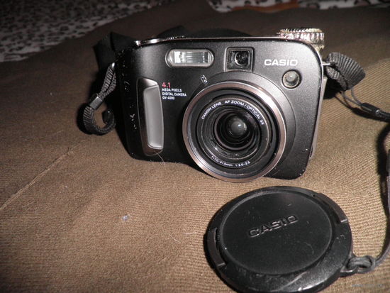 Цифровой фотоаппарат Casio QV-4000, 4,1 мегапикселя c объективом Canon Lens AF Zoom/Optical 3X F-70-21 mm1:2,0-2,5.made in Japan.С рубля.