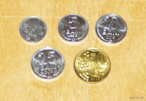 Молдова компл. 5 мон. 1,5,10,25,50 бани ходячка UNC