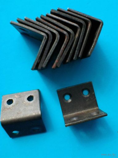 Уголок /Мебельный Крепёж/ - 25/25 мм - 11 штук - Одним Лотом.