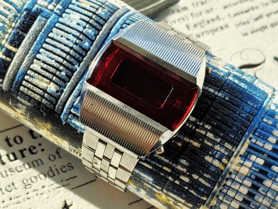 Корпус электронных наручных часов Электроника-1 (Терминатор) + "родной" браслет времен СССР.