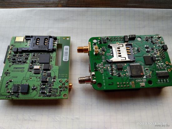 Платы с радиодеталями.