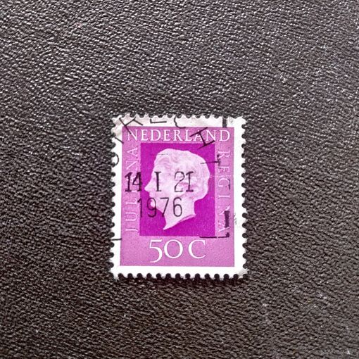 Марка Нидерланды 1972 год Королева