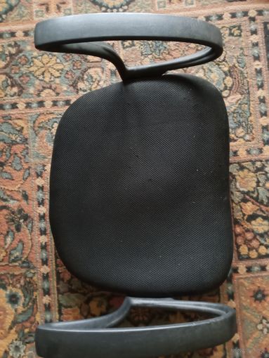 Сиденье с подлокотниками от компьютерного кресла
