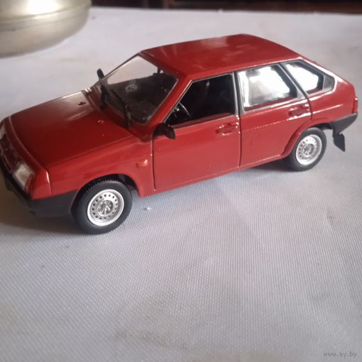 Модель ВАЗ 2109 "Спутник"1/43