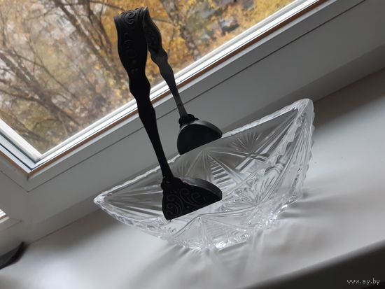 Ладья ( конфетница ) СССР , хрусталь , мельхиор