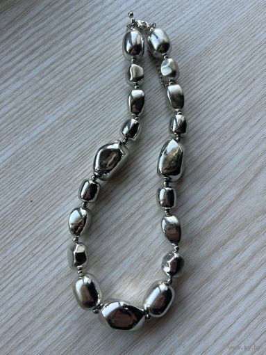 Бусы пластик