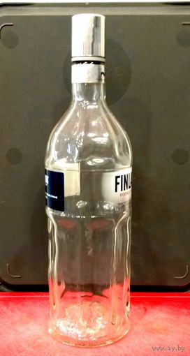 Бутылка от Водки FINLANDIA * ФИНЛЯНДИЯ * с Пробкой * без Дозатора * объём 1 литр * высота 32.5 см * диаметр 8.5 см * (1)